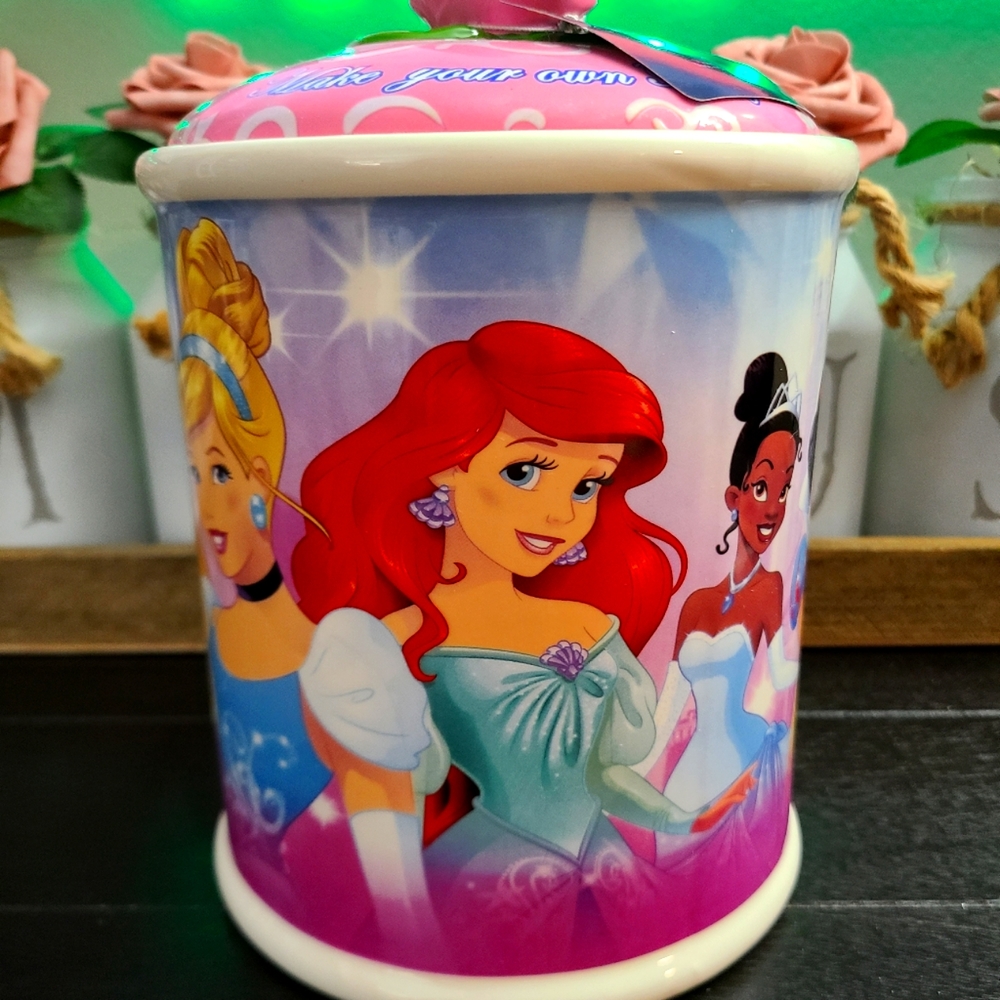 DISNEY PRINCESSES – MAKE YOUR OWN FAIRY TALE COOKIE JAR 